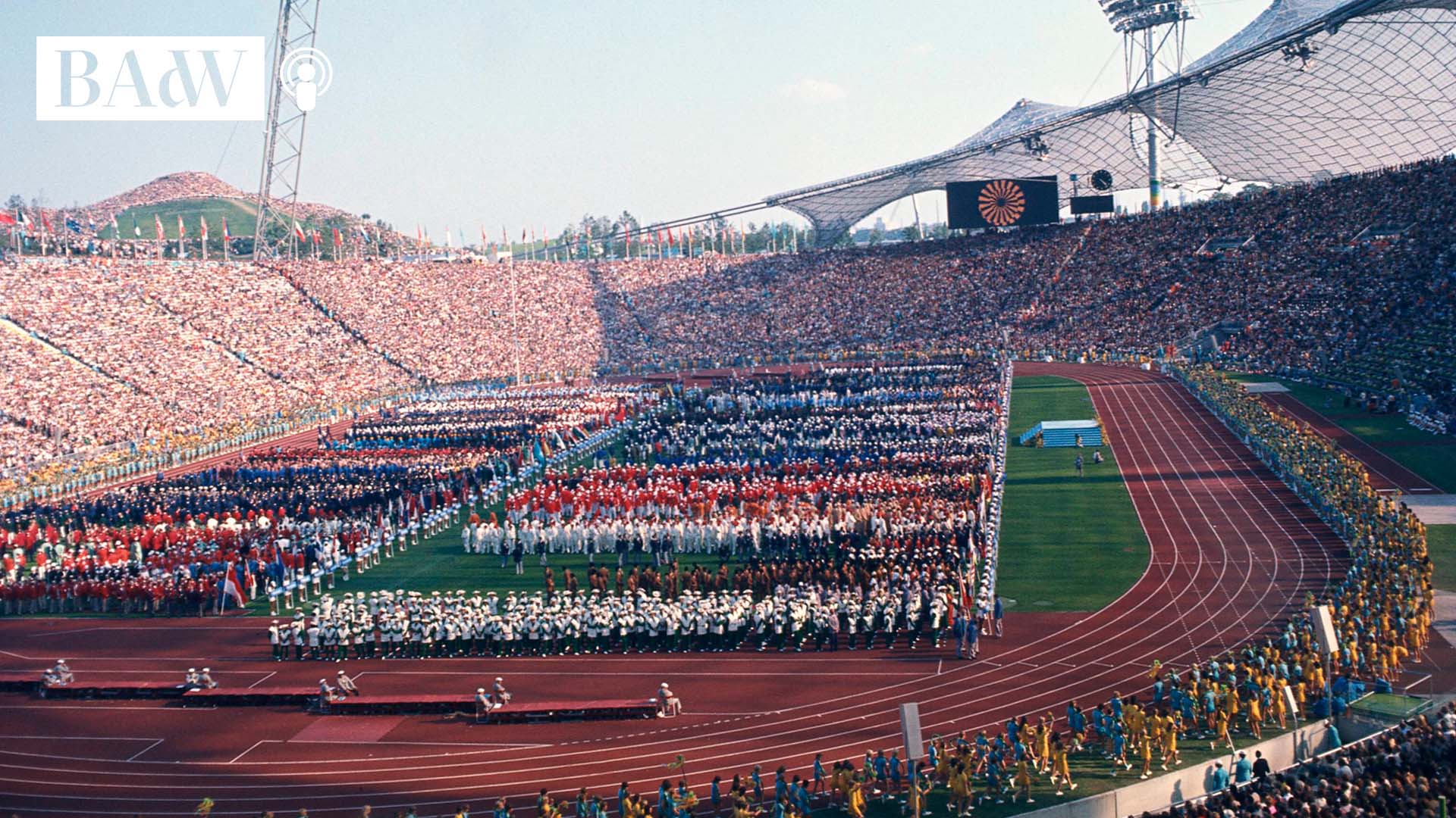 Voll besetztes Olympiastadion in München 1972